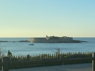 Location Studio 2 personnes superbe vue mer &agrave; 50 m de la plage - Wifi